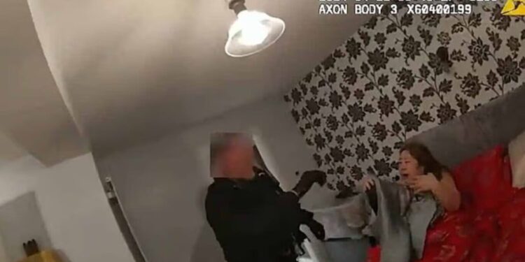 VIDEO/ Burgoset "Mbretëresha" e mashtrimeve me kriptomonedha, gjyqtarët të befasuar nga pasuria e saj tejet e madhe. Gabimi që e solli mbrapa hekurave.