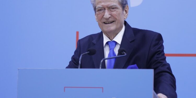 VIDEO/ Gafa e Berishës para gazetarëve: Gilmando Dani, asistenti i Ervin Salianjit