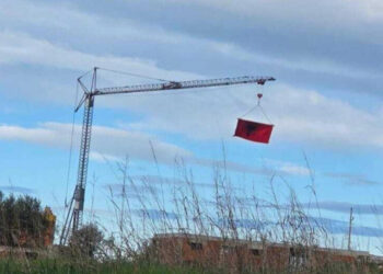 Vendet e quajnë provokim valëvitjen e flamurit shqiptar në një kantier ndërtimi në Kroaci