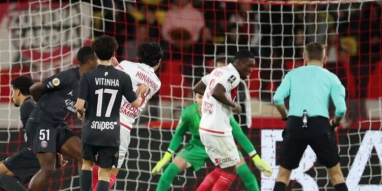 Video/ PSG humb në transfertë, kampionët e Europës munden nga Monaco me 10 lojtarë.