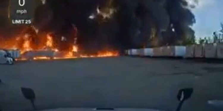 Video/ Pamje dramatike nga aksidenti ajror në SHBA, momenti kur avioni bie në flakë dhe…