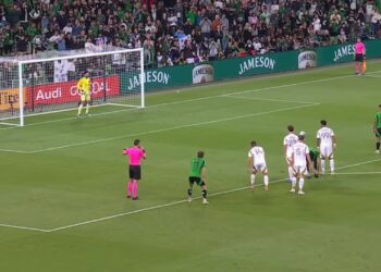 Video/ Uzuni i jashtëzakonshëm, sulmuesi i Kombëtares ndalet nga kampioni i Botës dhe përjashtohet nga finalet e MLS