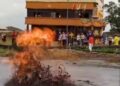 Video/ Vullkani i baltës shpërthen në rrugë në Tajvan
