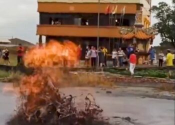 Video/ Vullkani i baltës shpërthen në rrugë në Tajvan