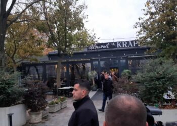 Vizita në Mitrovicën e Jugut: Pronari i lokalit ku Albin Kurti do të ndalej mbyll biznesin për shqetësime sigurie dhe tensione.