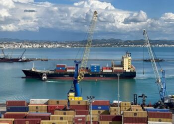 Volumi i tregtisë nga porto i Durrësit rritet, importet shënojnë një rritje prej 7.28% në krahasim me vitin e kaluar.
