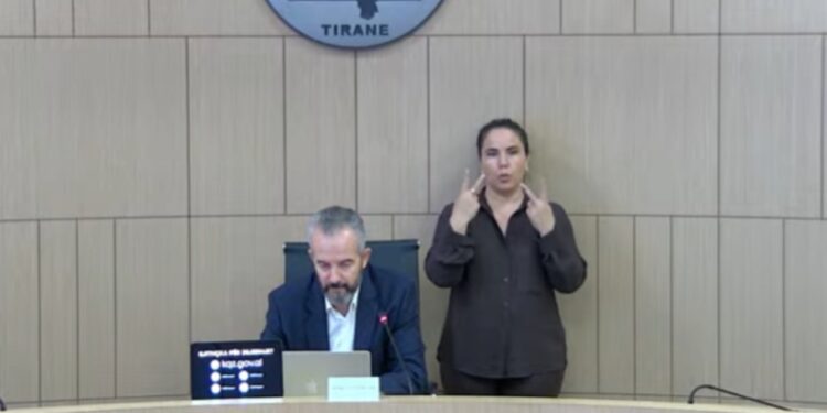 Votimi në pesë bashki: Kryetari i KQZ-së thotë se gjithçka ka shkuar qetë dhe pa probleme. Pjesëmarrja shpallet 2.42%.