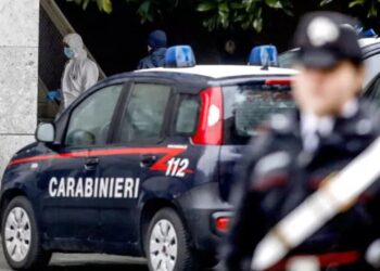 Vrasje në familje në Itali: 80-vjeçari godet me thikë bashkëshorten e tij 81-vjeçare

Një grua 81-vjeçare u gjet e vdekur në shtëpinë e saj në Via Pezza në Mesenzana, në provincën e Varese në Itali, me disa plagë thike në trup.