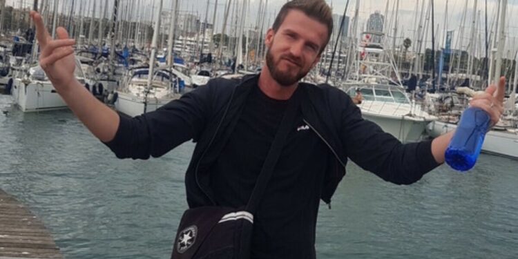 “Vrau veten dhe më pas e feta armën në sirtar”, familja e 34-vjeçarit shqiptar në ‘konflikt’ me drejtësinë italiane: E ekzekutuan! Si është e mundur që prokurori…