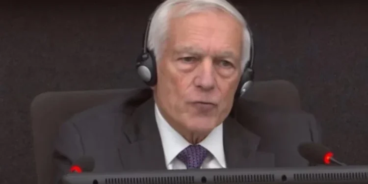 Wesley Clark: Kur njerëzit e luftojnë shtypjen, shndërrohen nga terroristë në luftëtarë të lirisë.