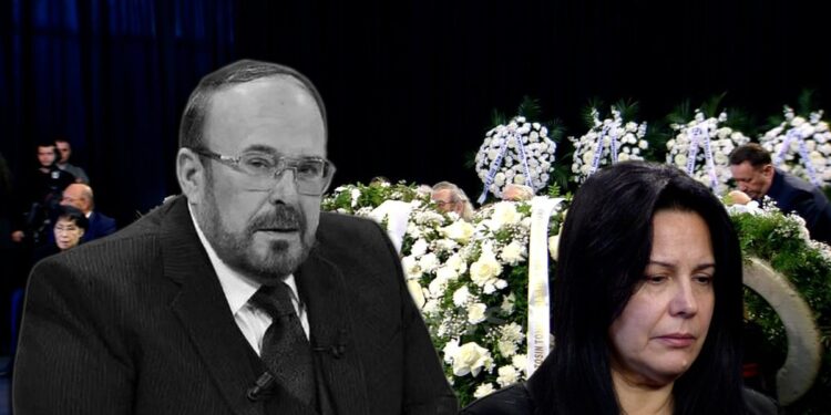 Xhoana Nano dhe ish-gruaja Rexhina nderojnë Fatos Nanon në ceremoninë e homazheve