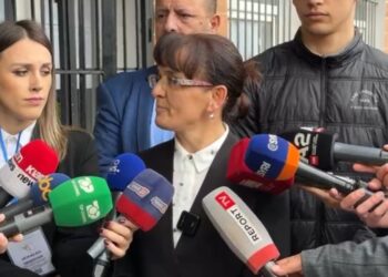 Zgjedhjet në Mat: Kandidatja e pavarur Suzana Pasha shprehet se mbetet socialiste, pavarësisht diferencave në ide.