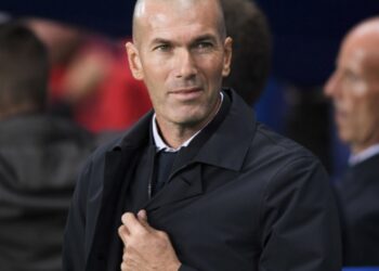 Zinedine Zidane emërohet trajner i ri i Francës, por zyrtarizimi do të ndodhë vitin tjetër.