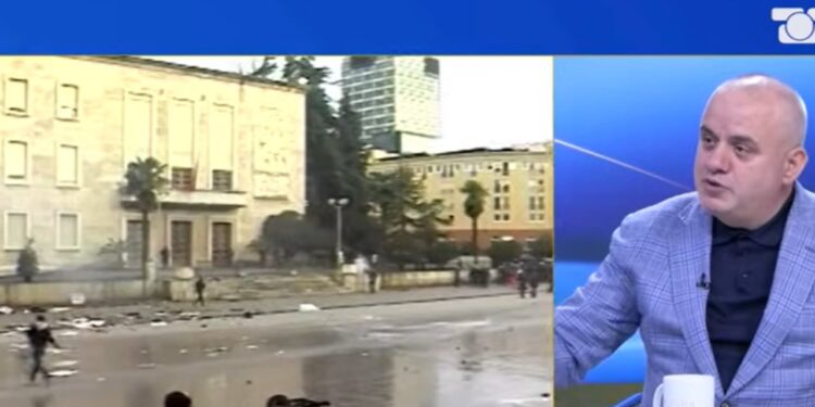 ‘Gjakos, gjakos’: Gazetari zbardh informacione tronditëse nga regjistrimi i 21 janarit, 4 vrasje ndodhen në 8 sekonda. E gjuajtur nga brenda Kryeministrisë…