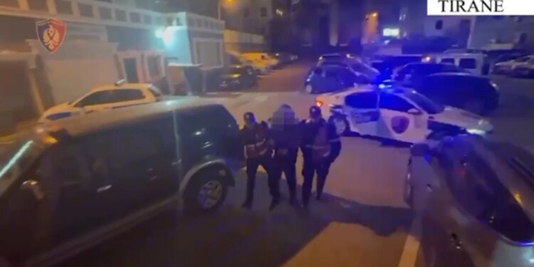 19-vjeçari arrestohet për zotërim të dozave të kokaine në Tiranë