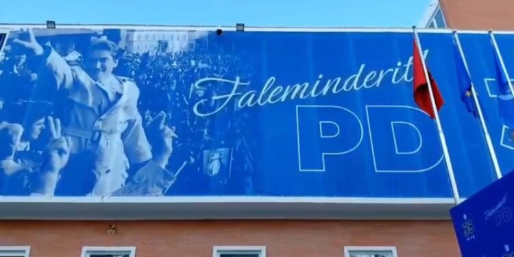 35-vjetori i themelimit: Selia blu transformon pamjen për festime