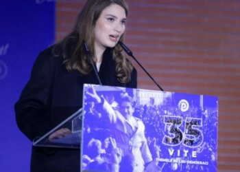 35-vjetori i themelimit të PD-së, vajza e ish-presidentit Nishani shprehet: Ne jemi brezi që ka udhëtuar drejt Europës pa viza.