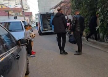 65-vjeçari i humbur për dy ditë, gjendet i vdekur në shtëpinë e tij/ Ndërhyn policia dhe zjarrfikësit.