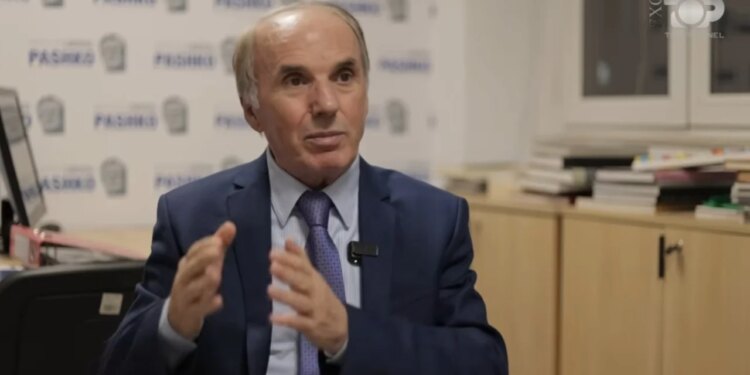 8 Dhjetori 1990: Preç Zogaj tregon për "Exclusive": Studentët nuk e lanë regjimin të ketë mundësi manovrimi, 7 prej tyre...