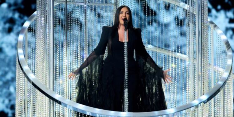 A do të marrë Izraeli pjesë në Eurovision? Transmetuesit kombëtarë po shqyrtojnë situatën përballë kërcënimeve të bojkotit.