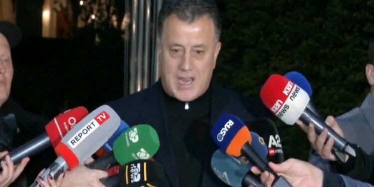 A është kërkuar largimi i Nokes nga PD? Pas mbledhjes së Kryesisë, ai deklaron: "Dorëheqja ime do ta ndihmonte Ramën."