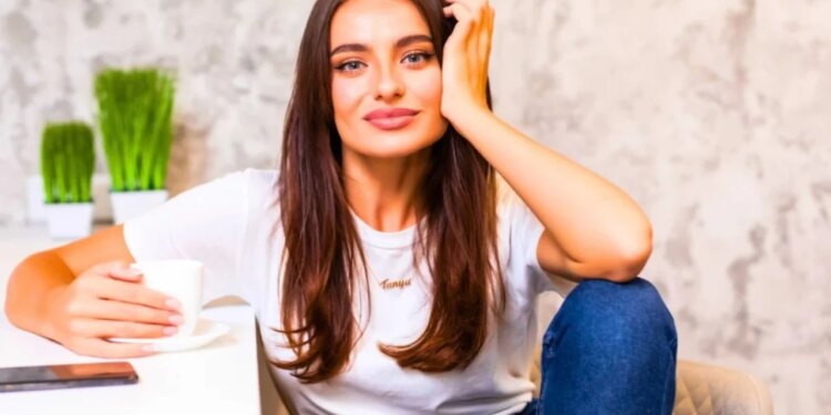 A keni qenë të vetmuar për një kohë të gjatë? Tani mund të rezervoni një partner për një orë.