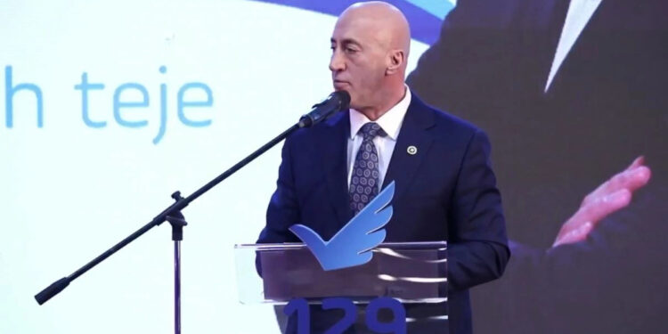AAK përfundon fushatën, Haradinaj angazhohet për dyfishimin e pagave dhe pensioneve