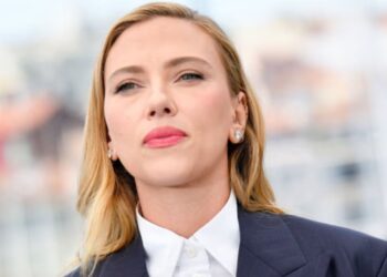 Aktorja hollivudiane tregon për sfidat e filmit të saj debutues si regjizore: 'Më kërkuan të hiqja referencat e Holokaustit', kërcënimi nga sponsori...