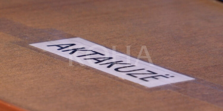 Akuza ndaj nëntë individëve për fitimin e mbi 2 milion eurove përmes mashtrimeve ndaj qytetarëve të huaj.