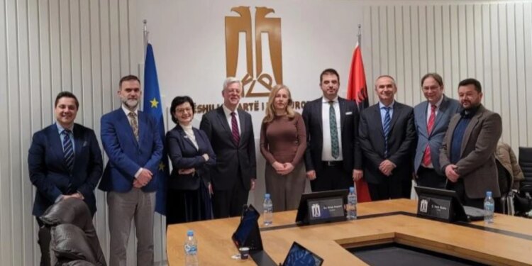 Ambasadori gjerman bisedon me Kryetaren e KLP-së, Bergner: SPAK, një sukses i jashtëzakonshëm në luftën ndaj korrupsionit.