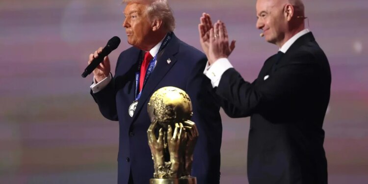 Analiza: Pse kreu i FIFA-s, Gianni Infantino, po angazhohet aq shumë për të kënaqur Presidentin Trump?