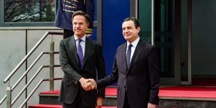 Analiza e REL-it: Si mund ta shfrytëzojë Kosova situatën gjeopolitike për t’u afruar me NATO-n?