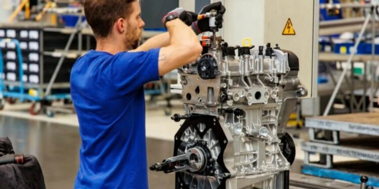 BE bën një prapësim, heq dorë nga plani për ndalimin e makinave me motorë të brendshëm pas vitit 2035.