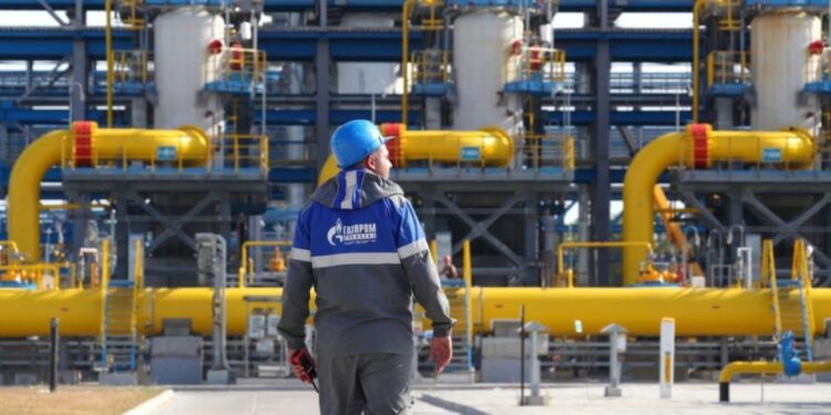 BE pranon marrëveshjen për ndalimin e importit të gazit rus, afati deri në nëntorin e 2027-shtë.