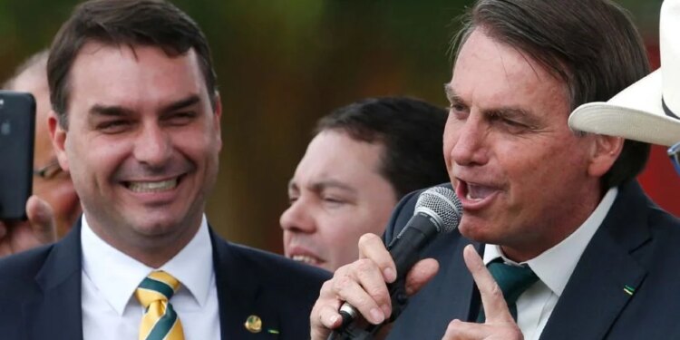 Babai i tij u dënua me 27 vite burg për tentativë grushti shteti, ndërsa djali i Bolsonaros shpall kandidaturën për president në zgjedhjet e ardhshme