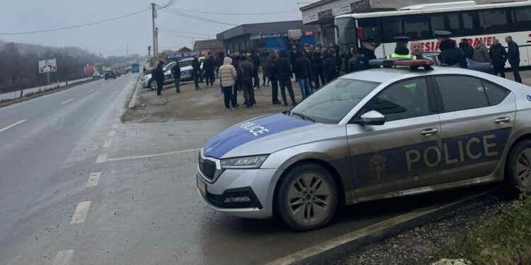 Banorët e Prugovcit dhe Barilevës protestojnë për rrethrrotullimin e premtuar