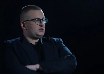 “Bashkëpunëtorët e ‘mbesës së Kryeministrit’/ Ermes Hoxhalli zbulon mashtrimet me bursat falas për në SHBA në një intervistë ekskluzive”