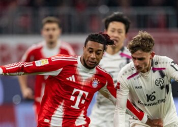 Bayerni shmang turpin ndaj vendit të fundit, një penallti e Kane siguron mbajtjen e serisë së pamposhtur për kampionët e Gjermanisë në Bundesligë.