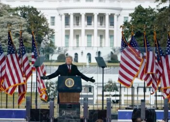 Beteja gjyqësore e Trump-it me BBC-në, ekspertët: Avokatët e presidentit duhet të kalojnë “një mal” për të siguruar 10 miliardë dollarët e kërkuar.