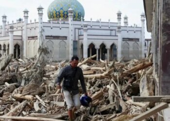 Bilanci tragjik në Indonezi: 900 të vdekur dhe mijëra të humbur pas katastrofës