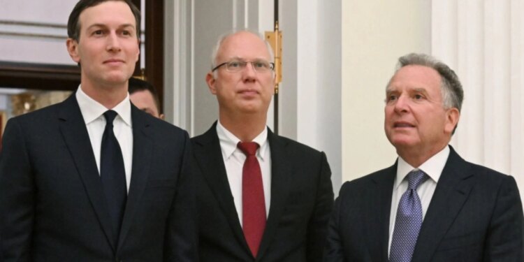 Biseda të fshehta në SHBA mes negociatorëve të Trump dhe Putin, në qendër planin e fundit të paqes të përgatitur nga Ukraina dhe Europa.