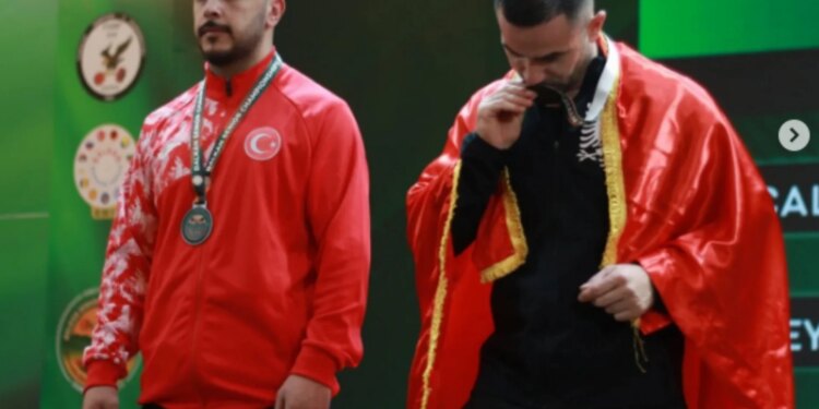 Briken Calja shkëlqen në peshëngritje, duke u shpallur kampion absolut i Ballkanit me një rekord të ri në shkëputje.