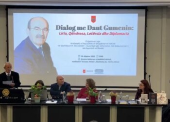 Daut Gumeni, nëpërmjet diplomacisë dhe persekutimit, Shqipëria dhe Greqia nderojnë poetin dhe ish-diplomatin.