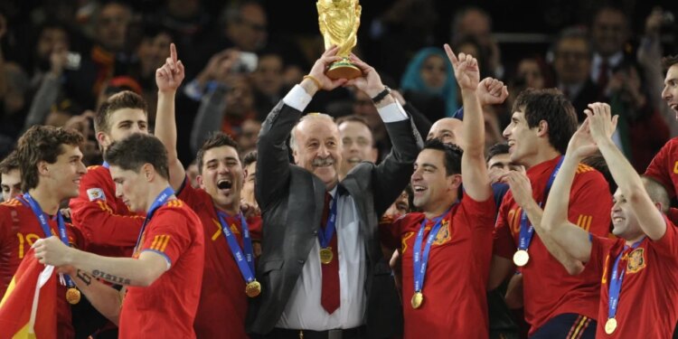 Del Bosque mbush 75 vjet dhe zbulohet gjethi i menaxhimit të një ekipi fitues në futboll...