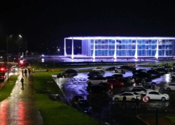 Departamenti i Thesarit ndalon hyrjen në SHBA për shkak të gjyqit ndaj Bolsonaros, heq sanksionet ndaj kryegjykatësit brazilian.