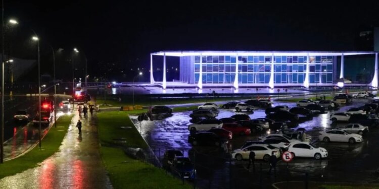 Departamenti i Thesarit ndalon hyrjen në SHBA për shkak të gjyqit ndaj Bolsonaros, heq sanksionet ndaj kryegjykatësit brazilian.