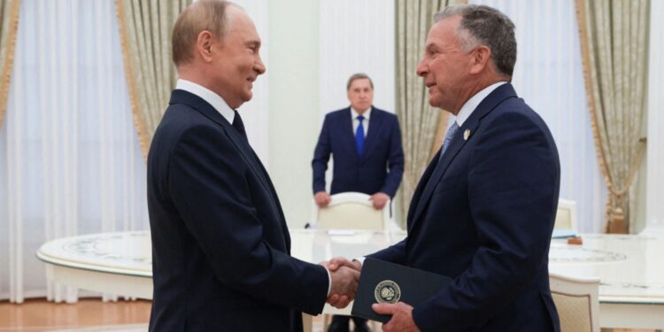 Dërguari i SHBA-së në Moskë takohet sot me Putinin për të biseduar mbi propozimin e paqes të Uashingtonit.