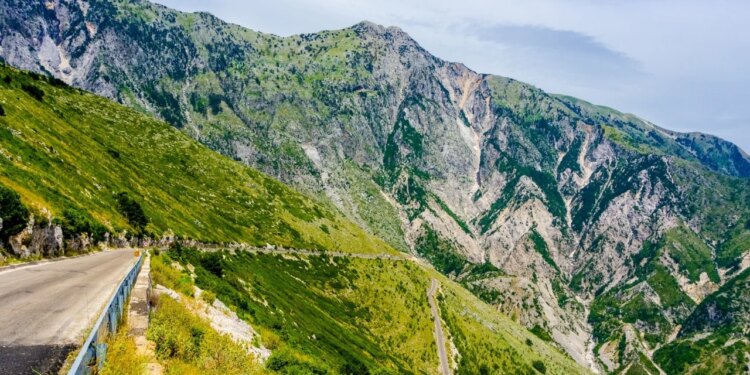 Detaje mbi incidentin trauma në Llogara: Viktima u gjet e djegur brenda automobilit, dyshohet për vetëvrasje.