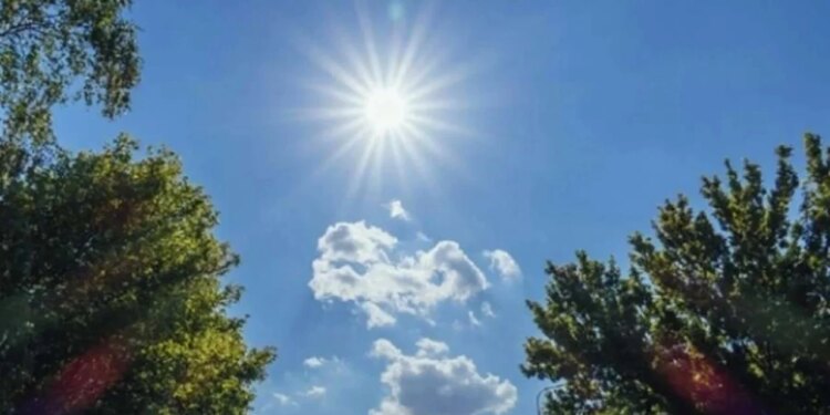 Dielli do të mbetet edhe këtë të enjte, prognoza e motit për ditën e sotme