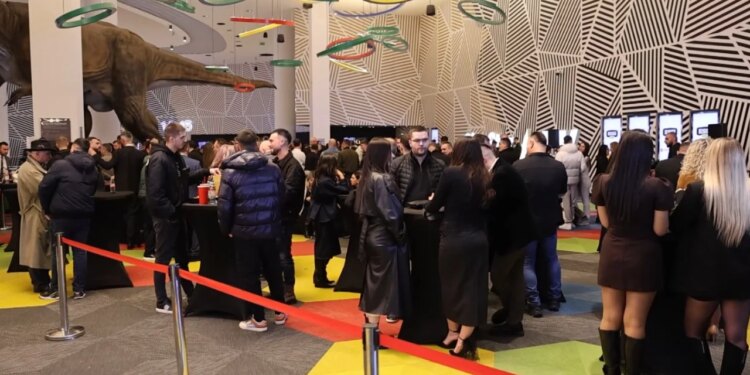 “Djelmoshat e Rrezikshëm” sapo u shfaq në Prishtinë, duke thyer të gjitha rekordet.